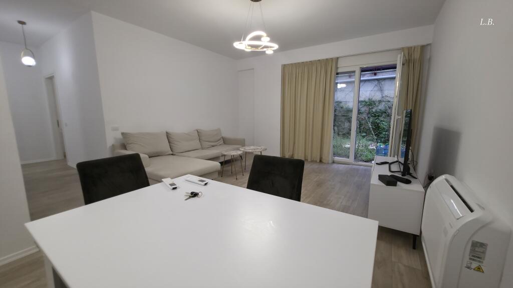 Jepet Apartament me Qira – FZ Residence