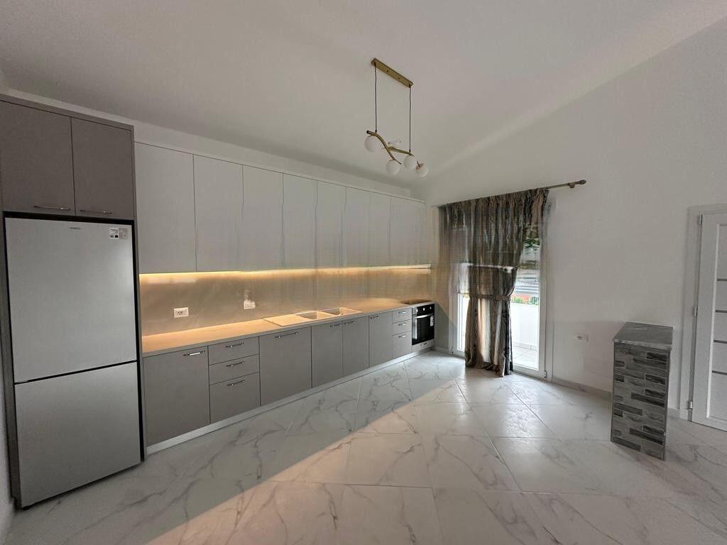 Jepet me qira kat vile ne Babrru. 400 € /Muaj