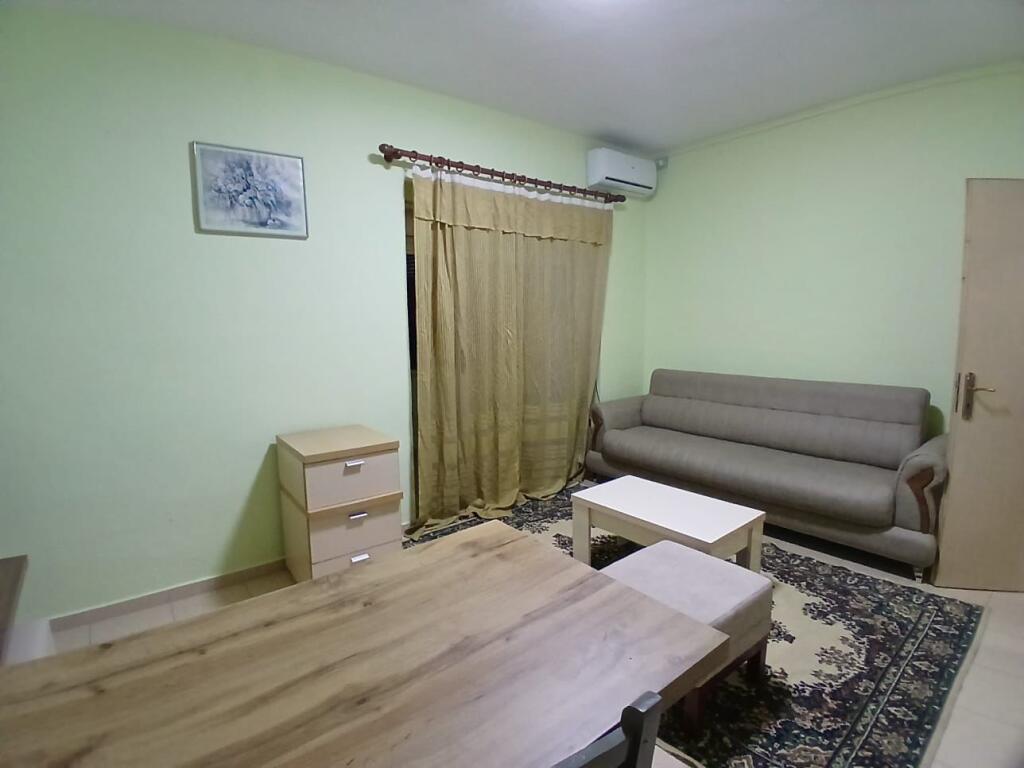 Jepet Me Qera Apartament 1+1+1 Ballkon