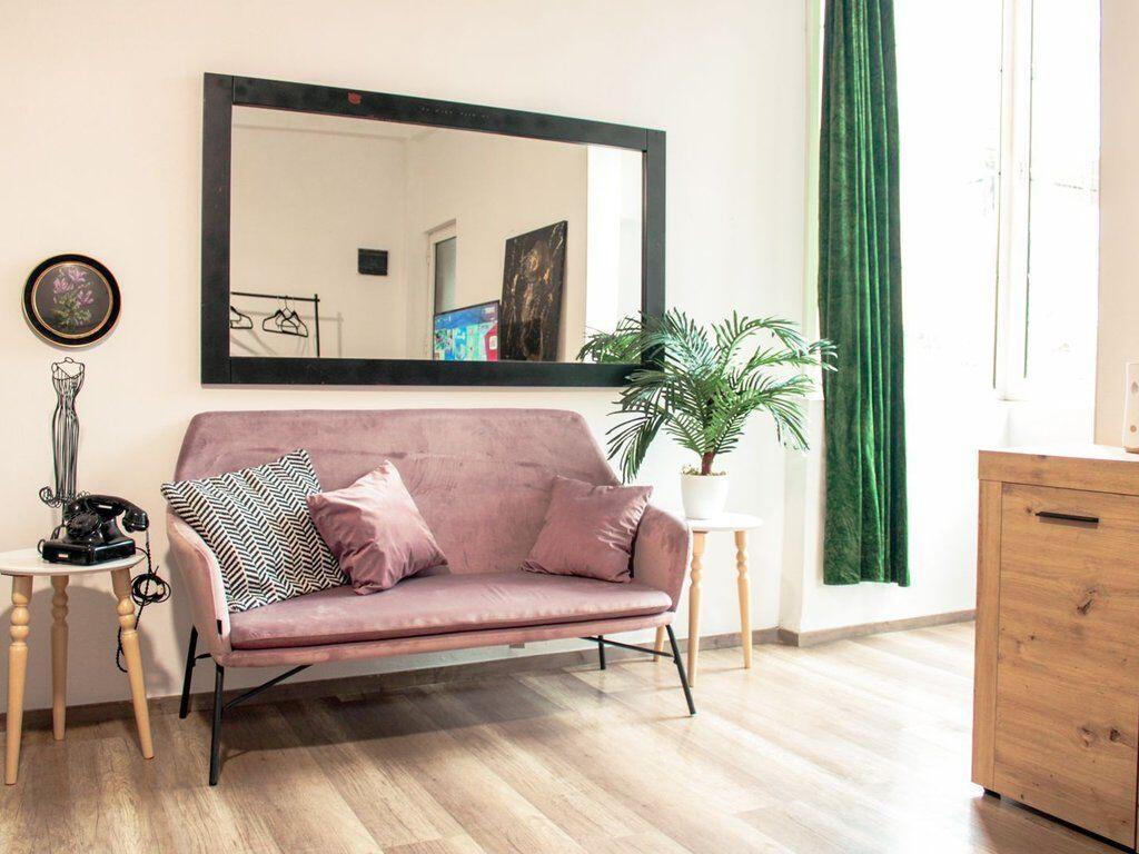 ofrojme apartament per shitje, ne qender tirane, rruga e barrikadave