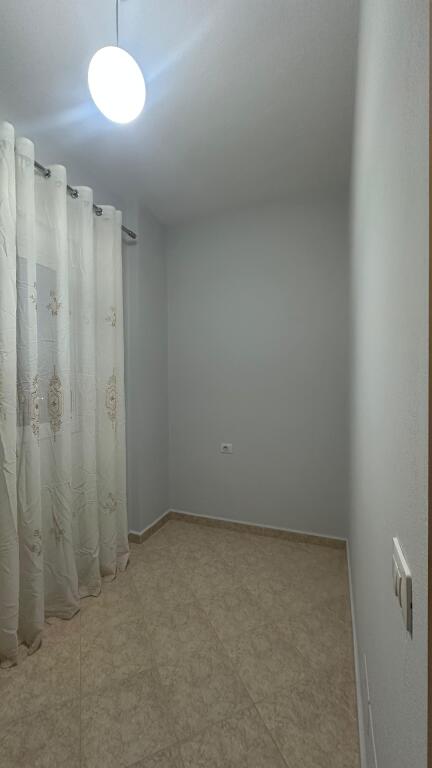 In affitto 3+1+2+parcheggio KODRA E PRIFTIT 550 mila lek