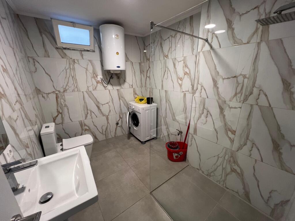 🏠 Apartament 1+1 me qira tek Bulevardi Zogu i Parë! 📍 Qendër