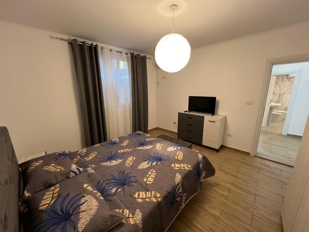 🏠 Apartament 1+1 me qira tek Bulevardi Zogu i Parë! 📍 Qendër
