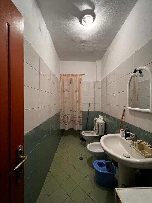 Apartament 1+1 me Qera Afatgjate - Rruga e Dibres, sheshi Medresese Tirane