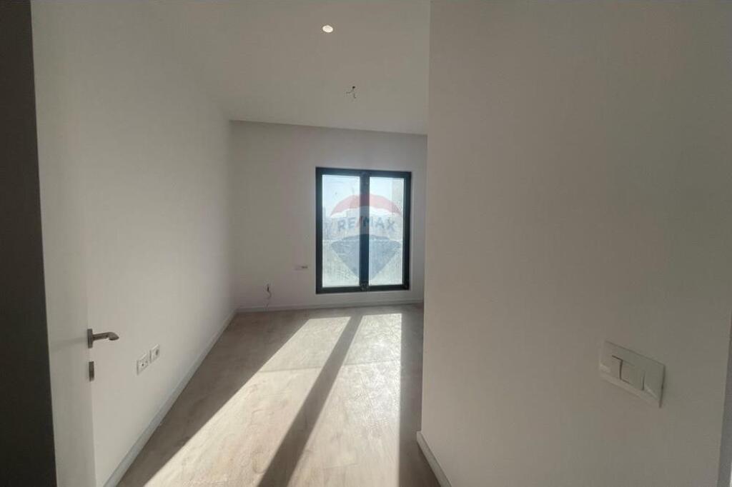 Apartment 2+1+2 for sale on Barricade Street!