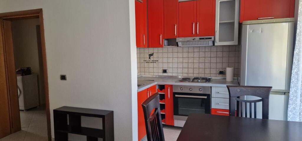 APARTAMENT ME QERA 2+1 21 DHJETORI 65.000 LEKE