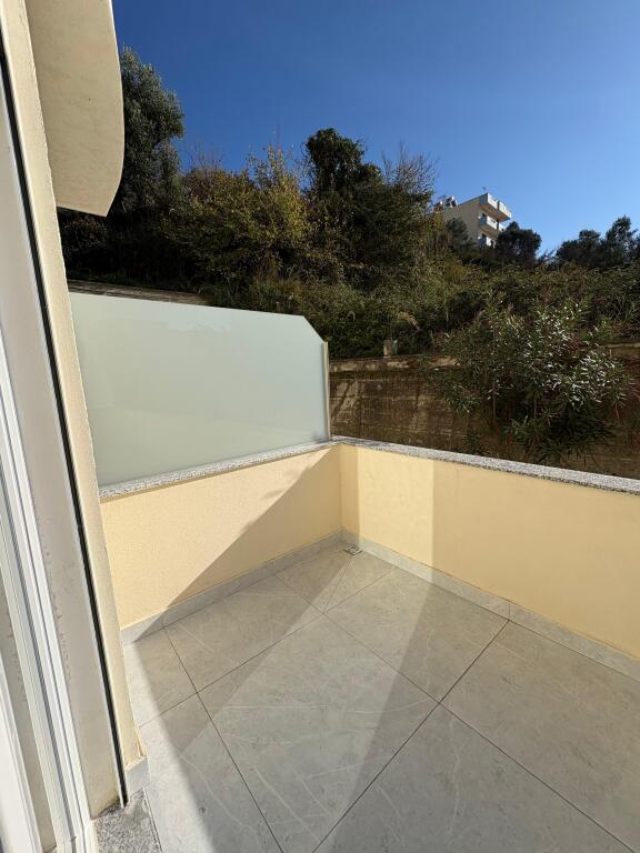 Shiten 3 super apartamente te investuara te shkembi kavajes