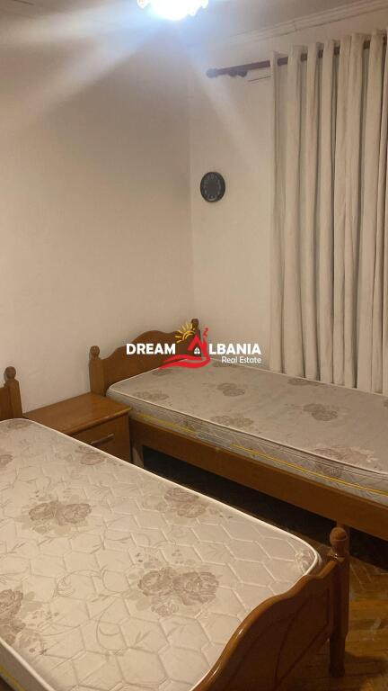 Jepet me qera apartament 1+1 tek rruga e Dibres prane shkolles Bajram Curri (ID 4219477)