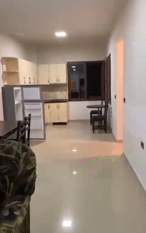 Jepet me qira 2+1 shpi private Laprake 400 mije leke