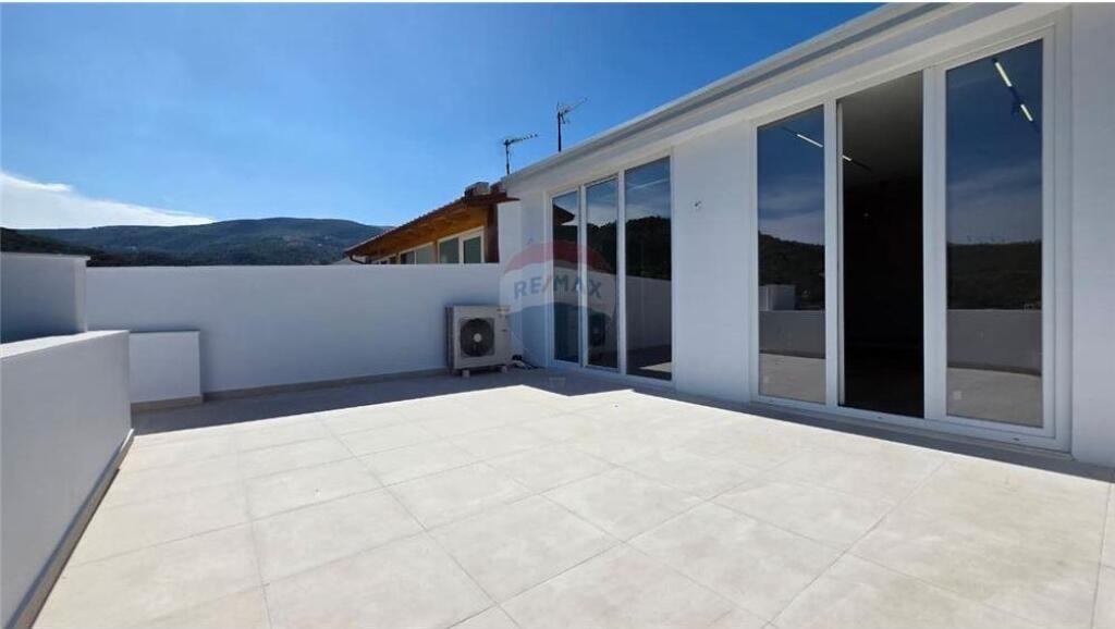 Penthouse Luksoze në Shitje – Lungomare, Vlorë