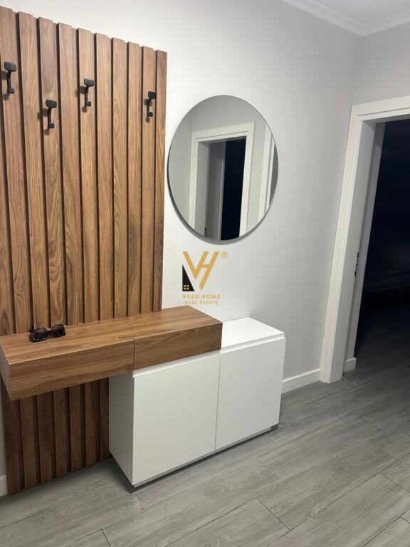 JEPET APARTAMENT 1+1 ME QERA TE SHKOLLA E KUQE 570 EURO