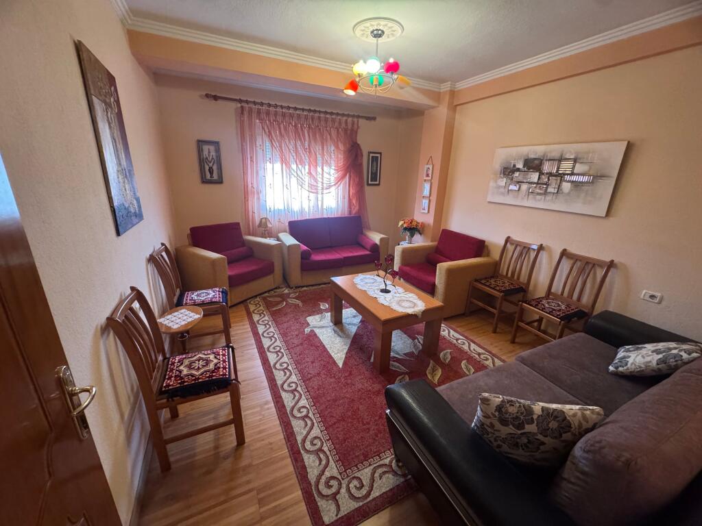 Apartment 2+1 for sale – Neighborhood 10, near the Road Transport Directorate, Korçë