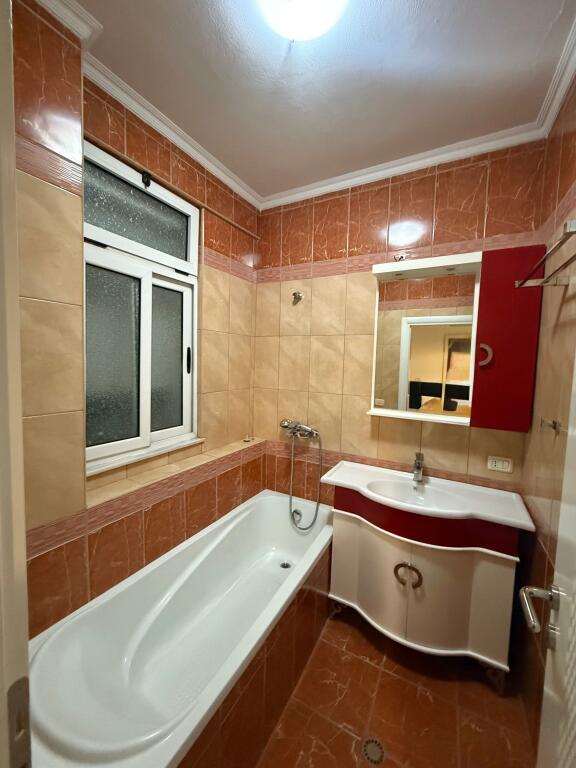 Appartamento di lusso nel centro 2+1+3 (3100 euro)