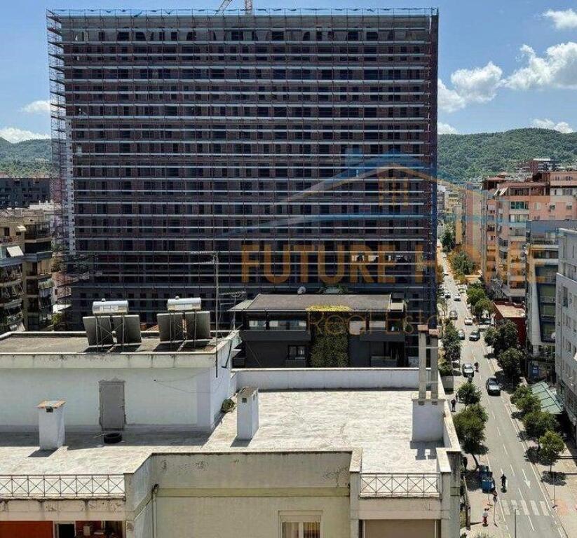 Apartment 2+1+2, White Tower Residence Komuna e Parisit.