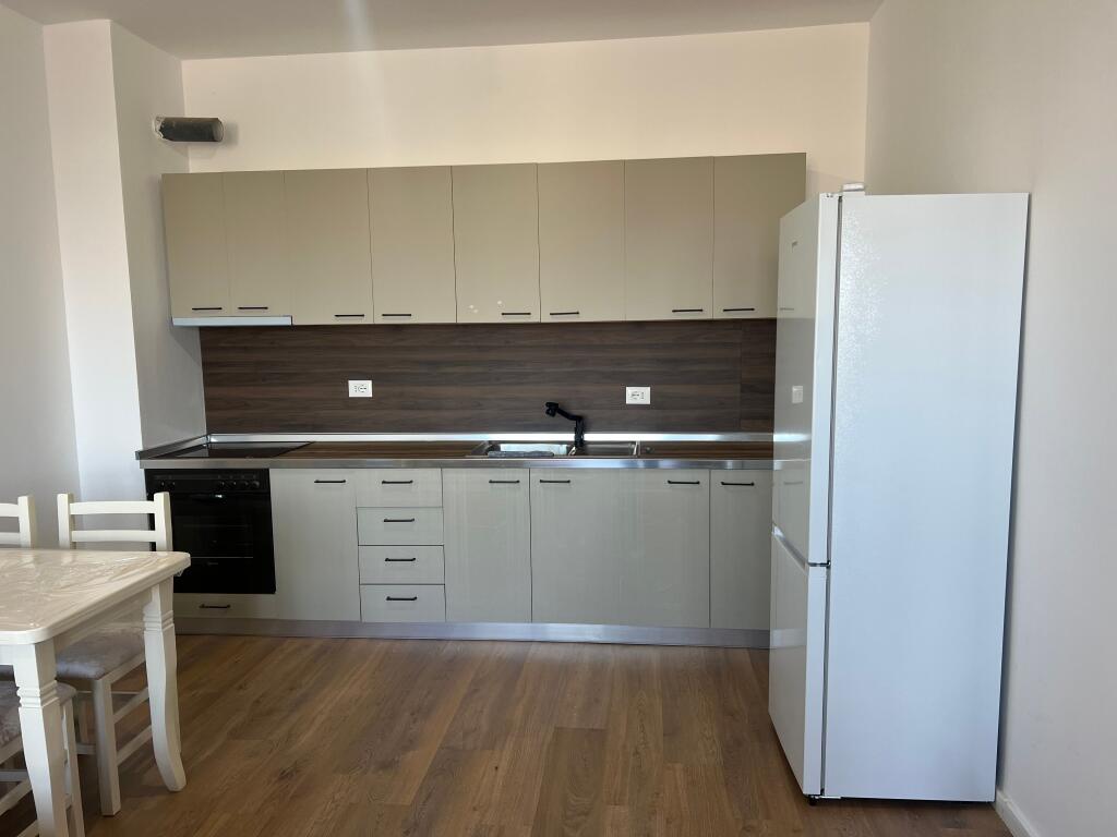 Affitto/ Appartamento 1+1, Trio Tower