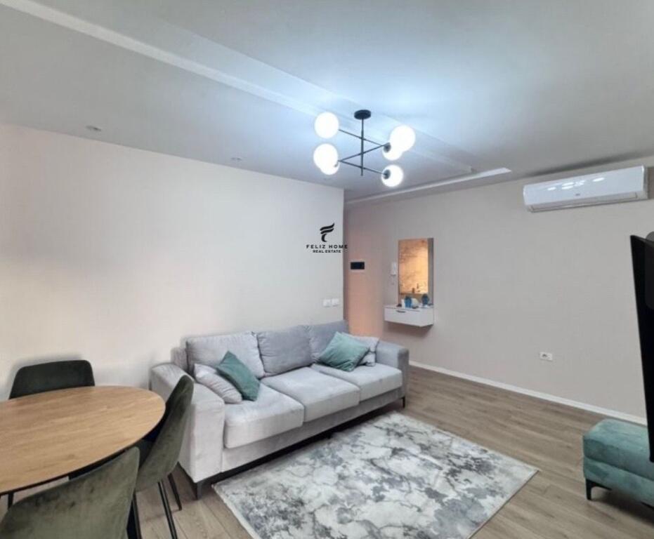 APARTAMENT ME QERA 1+1 PALLATI ME SHIGJETA 500 EURO