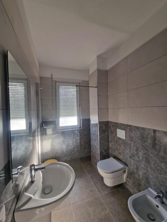 Apartament me qera Univers City