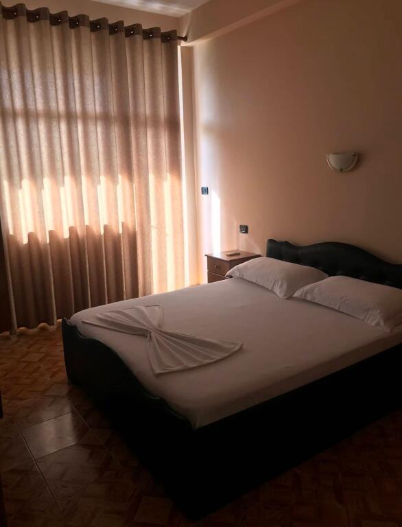 HOTEL ME QERA 950 M2 FIER 3000 EURO