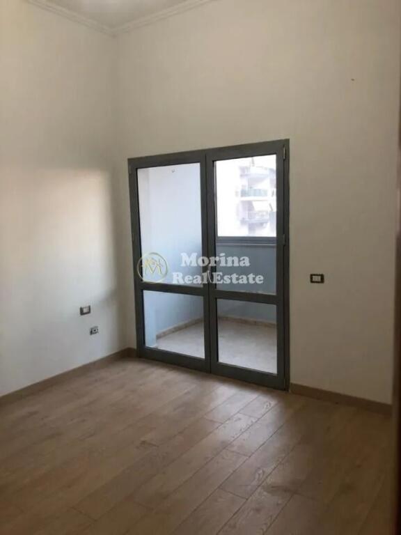 Rent | Business Premises | Zogu i Zi- Karl Topia Square | 380 €/month