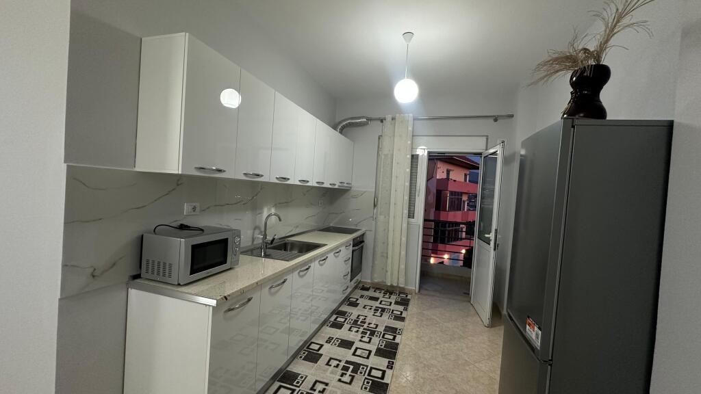 In affitto 3+1+2+parcheggio KODRA E PRIFTIT 550 mila lek