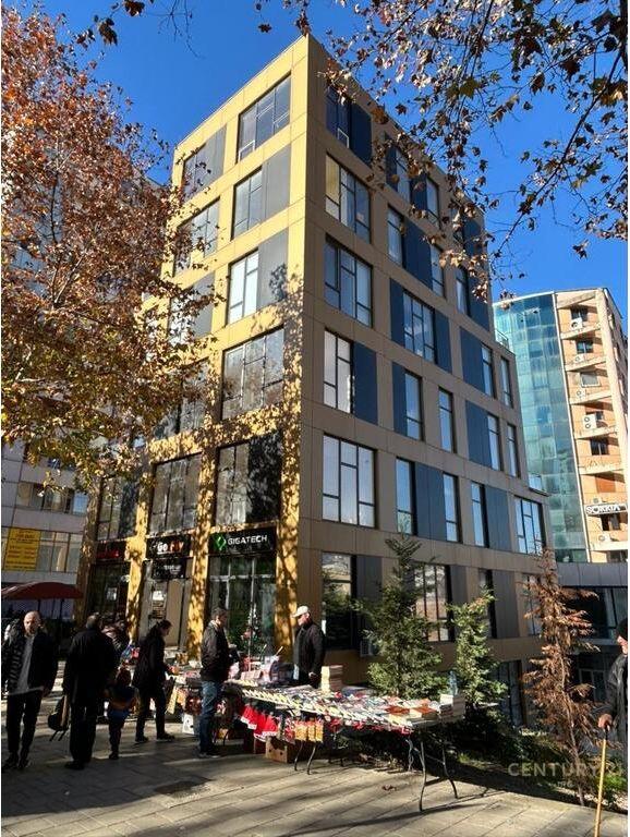 Shop for rent at Usluga Gate, former Train Station