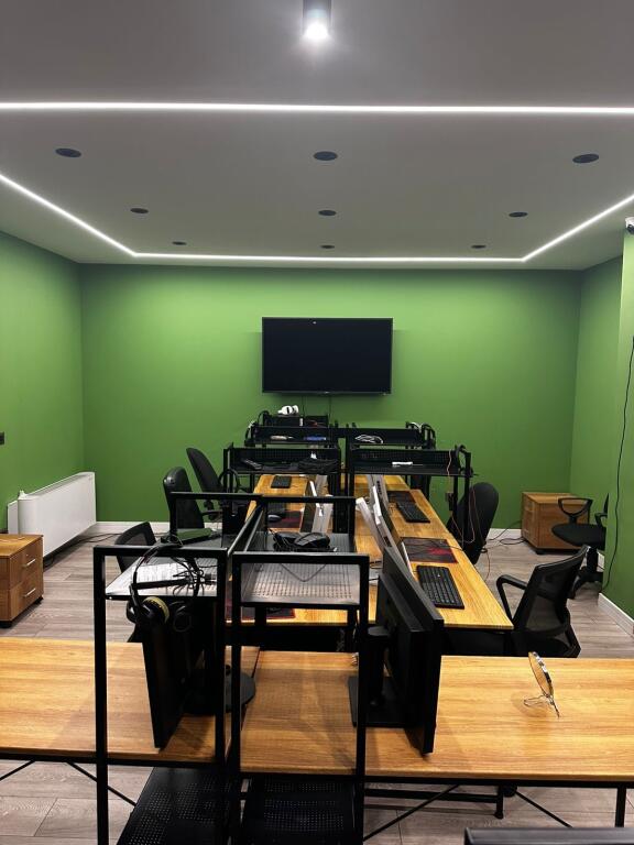 ✨ZYRË ME QIRA E MOBILUAR - RRUGA XHANFIZE KEKO✨