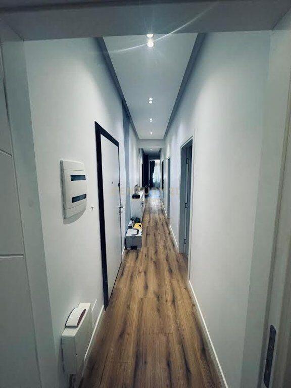 Shitet Apartament 3+1 + Post Parkimi – tek Rezidenca Kodra e Diellit 2. Okazion!!