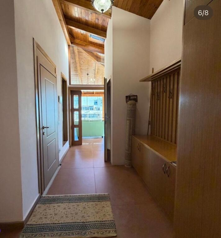 Penthouse 2+1 + 2 + parking space for rent at Garda