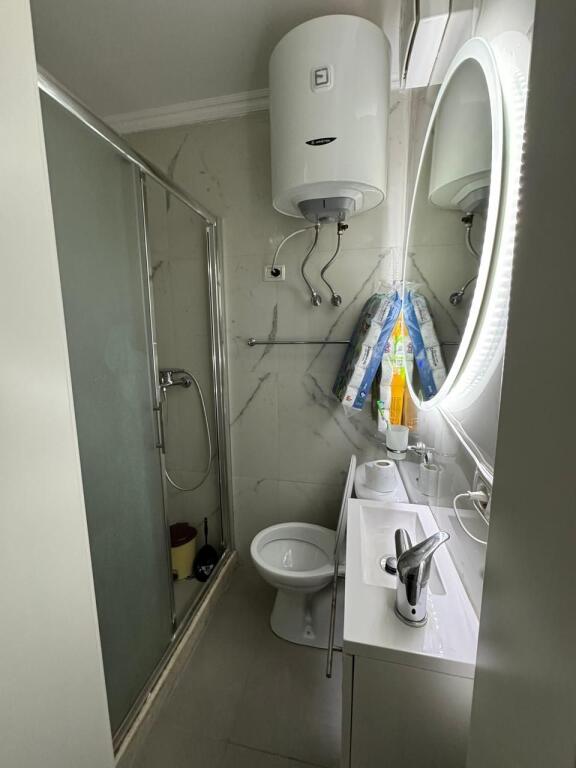 Apartament me qera 1+1 📍Rruga Dibres, Shkolla Bashkuar