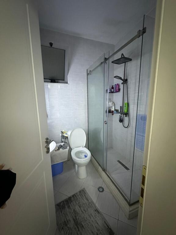 SHITET 2+1+2 TUALETE ASTIR PRANE BAR ARTISTIT