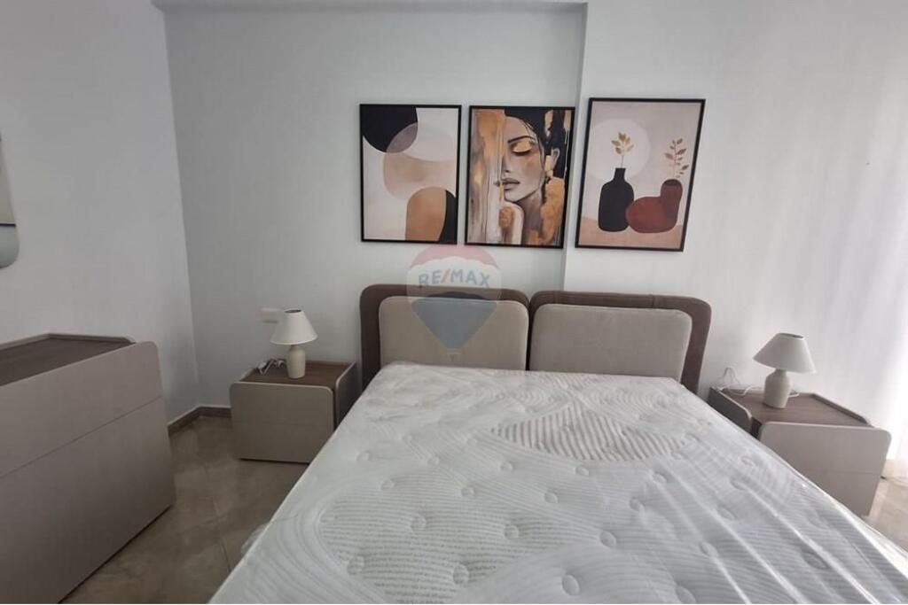 Apartament 2+1 me qera Rr.Barrikadave