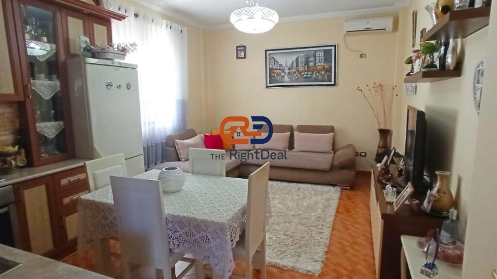 A Sauk, Casa in Vendita 4 Piani Con Vista Fantastica !!