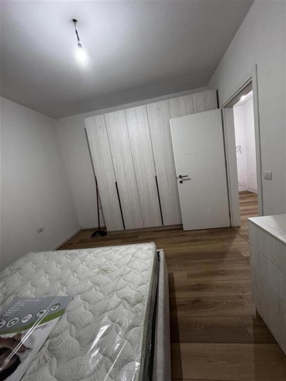 🏢Rruga 5 Maji,prane Concord Center jepet me qera apartament 1+1 i mobiluar,50,000Leke