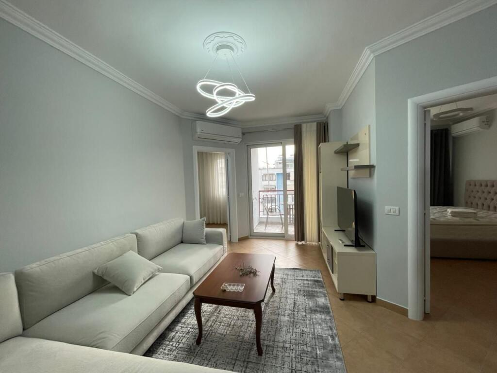Apartament modern 2+1 me qira te Rruga e Kavajes!