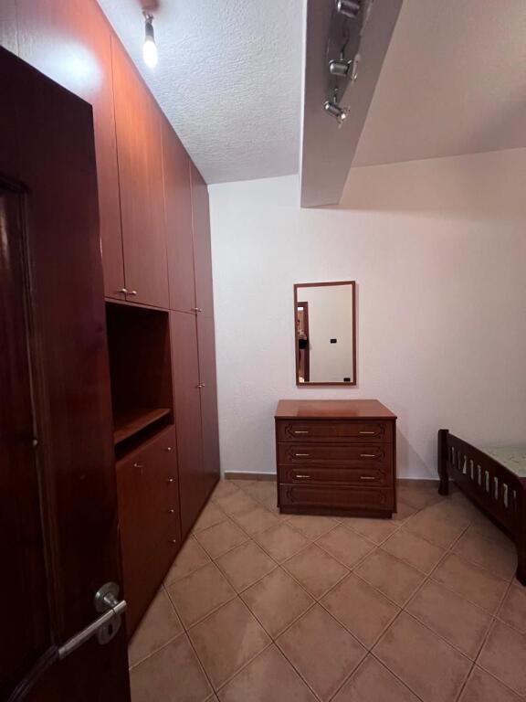 2+1, casa privata, a Marin Barleti a Selite, 450 euro