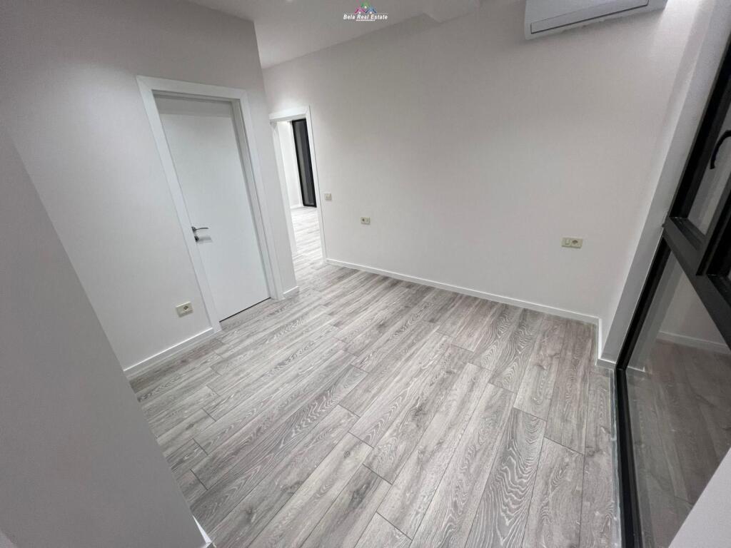 Zyre Me Qera 2+1 Tek Mine Peza (ID BZ2770) Tirane