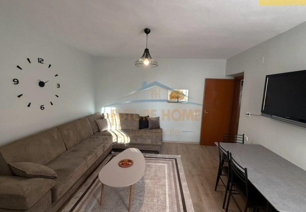 Qera, Apartament 2+1, Tregu Elektrik , Tiranë.
