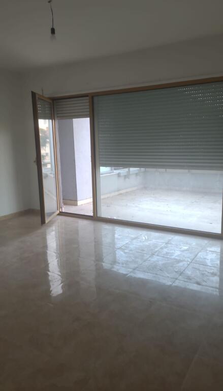 Jepet  me qera ambient  biznesi  3 +1+2  sky towers  