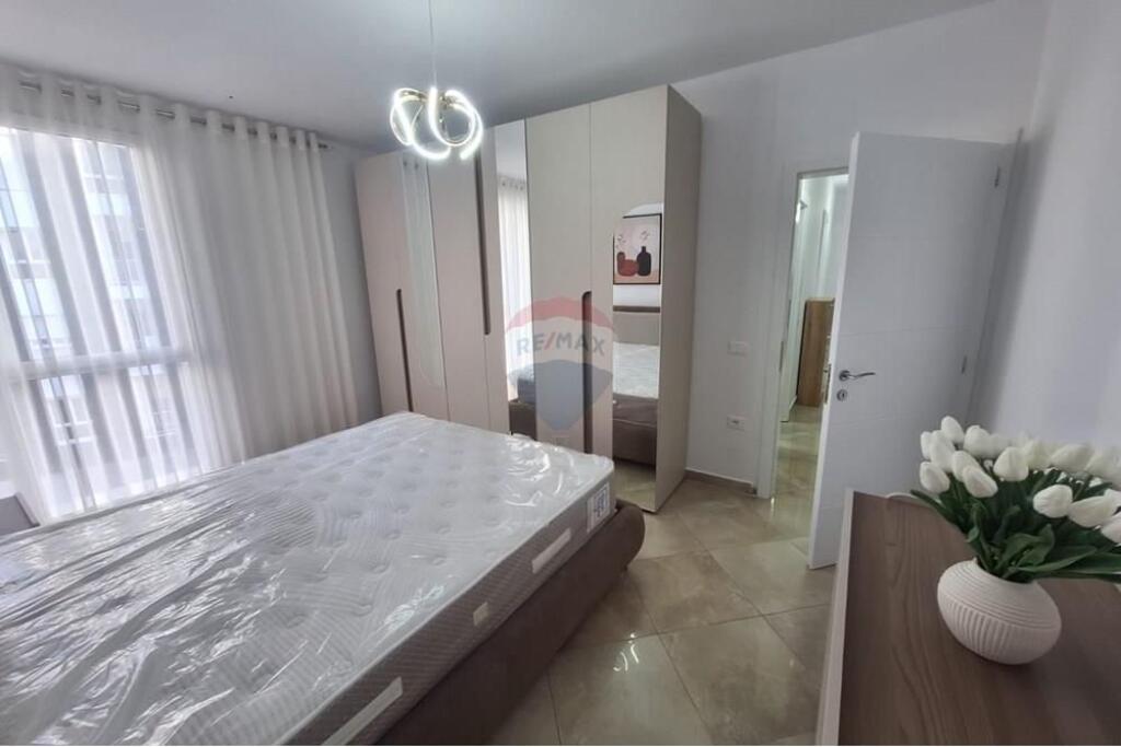 Apartament 2+1 me qera Rr.Barrikadave