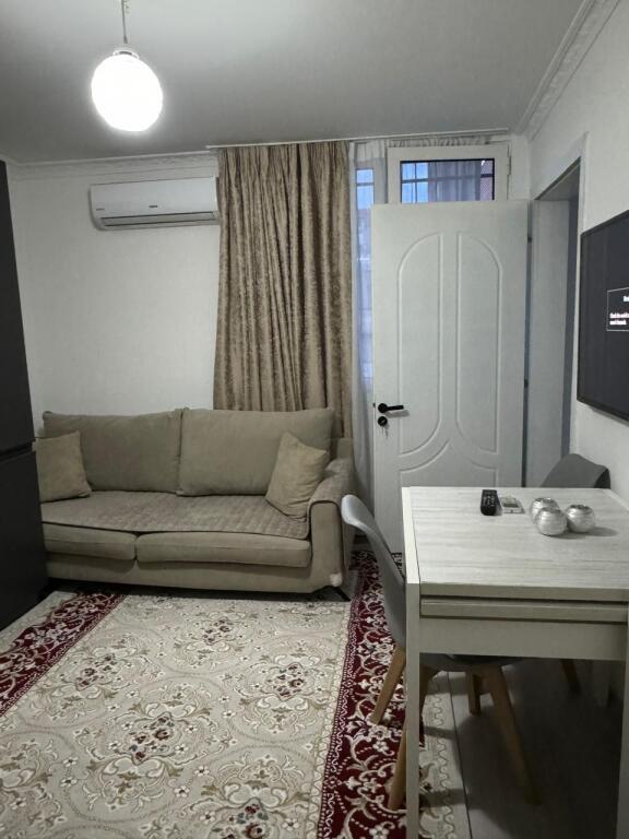 For rent Apartment 1+1, Dibra Street, at the united school 430 thousand lek