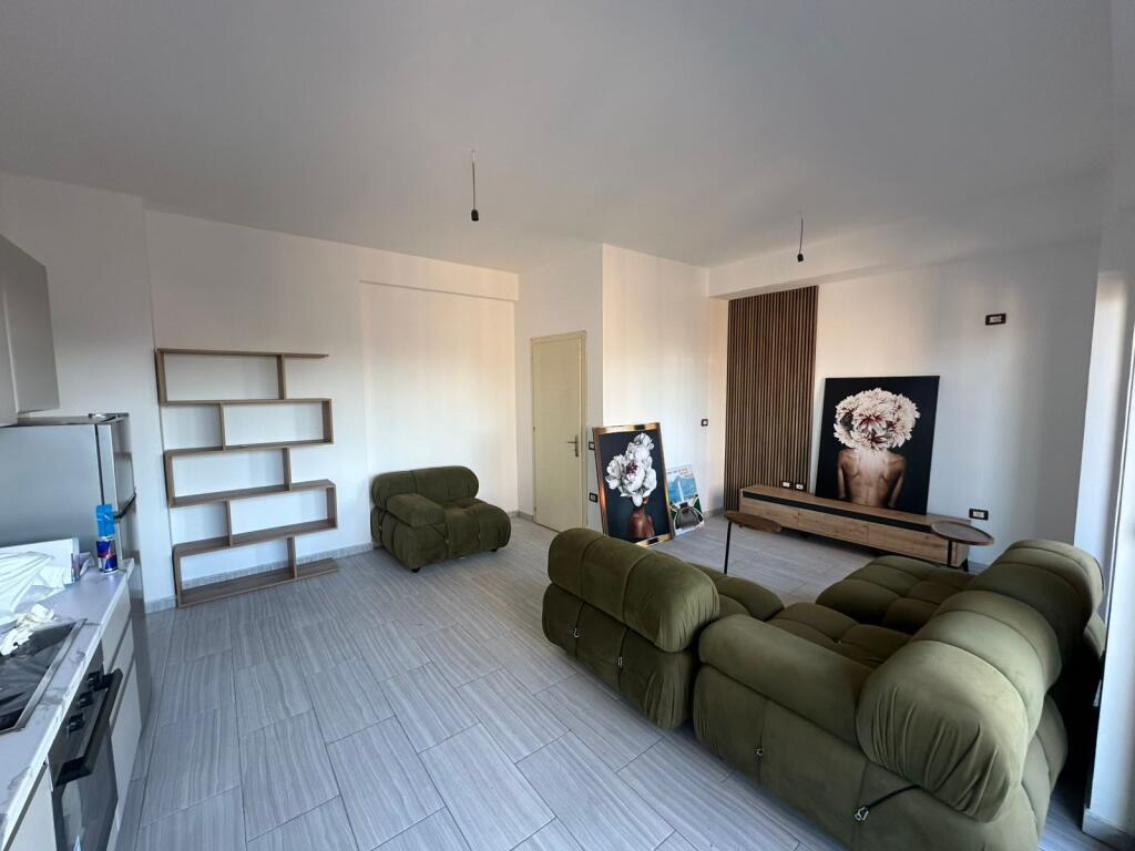 Appartamento 2+1 in affitto ad Astir