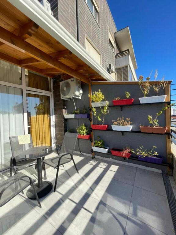 🏡 APARTAMENT ME QERA 1+1 – QENDER  Pranvera, Durrës