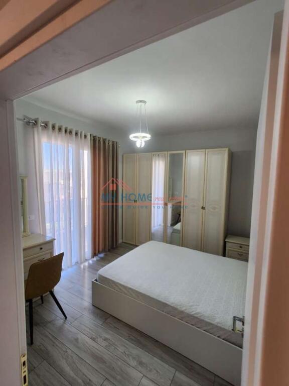 Apartament 1+1 me qera Komuna e Parisit Tirane