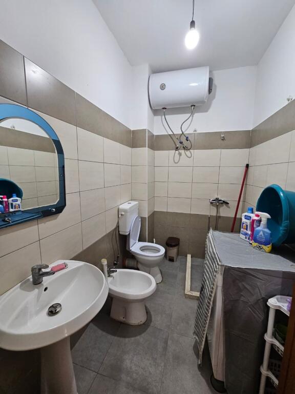 SHITET APARTAMENT 1+1 NË PLAZHIN E GOLEMIT