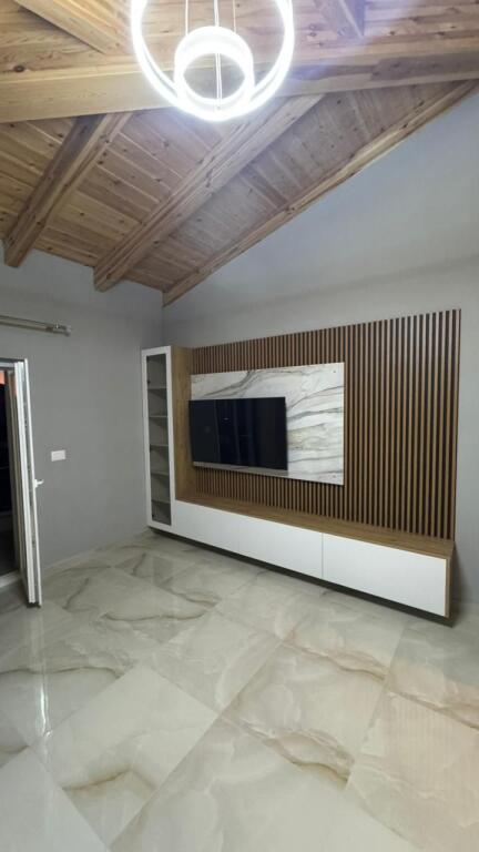 !!!SUPER SHTEPI ME QERA NE FARK!!!