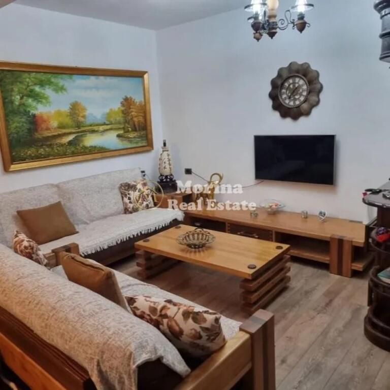 Rent | Private house 1 + 1 | Dibrës Street | 380 €/month