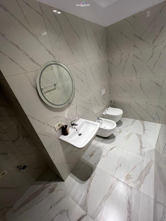 Zyre Me Qera 2+1 Tek Mine Peza (ID BZ2770) Tirane