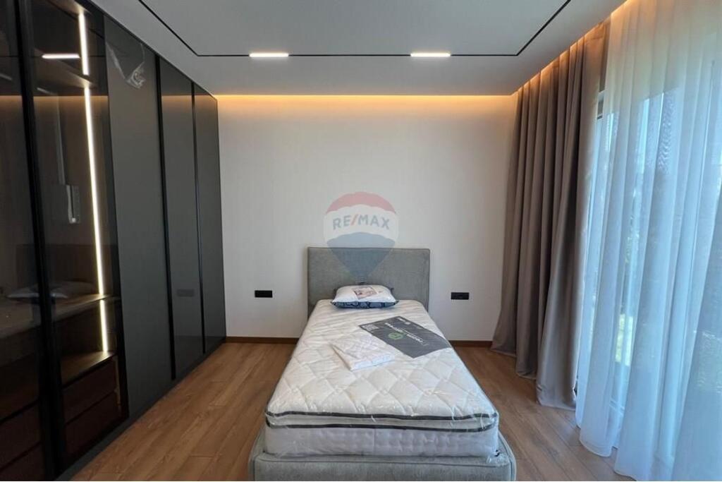 VILË MODERNE NË FOREST RESIDENCE – LIQENI I THATË