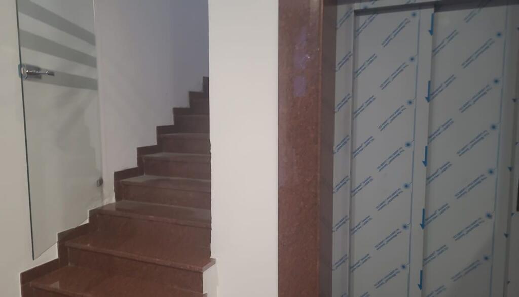 Business premises for rent (Sky towers)