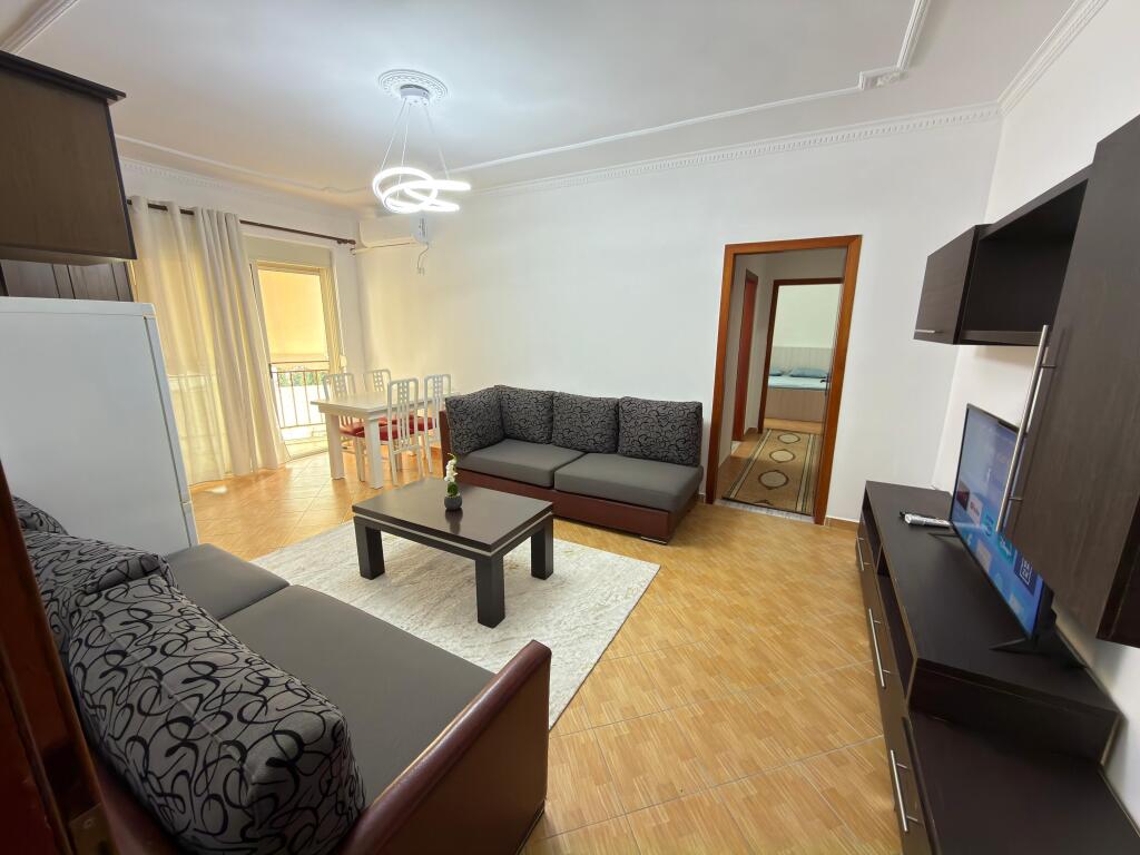 🏡 Jepet me qira Apartament 2+1+2 📍 Fresk, pranë Restorant Deliut – Rruga e Teleferikut💶 Çmimi: 40,000 lekë / muaj